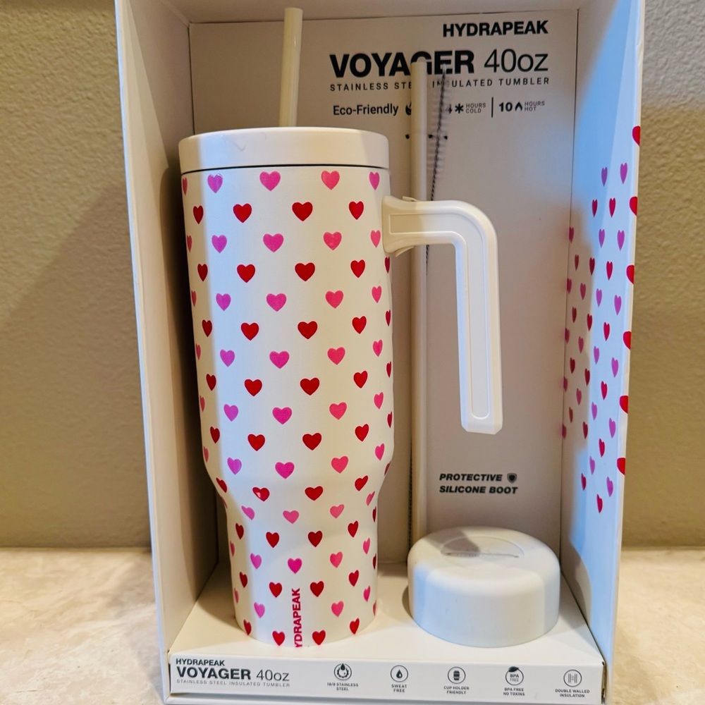 HYDRAPEAK Hearts ❤️ Voyager Quencher 40 oz stainless steel insulated Tumbler new